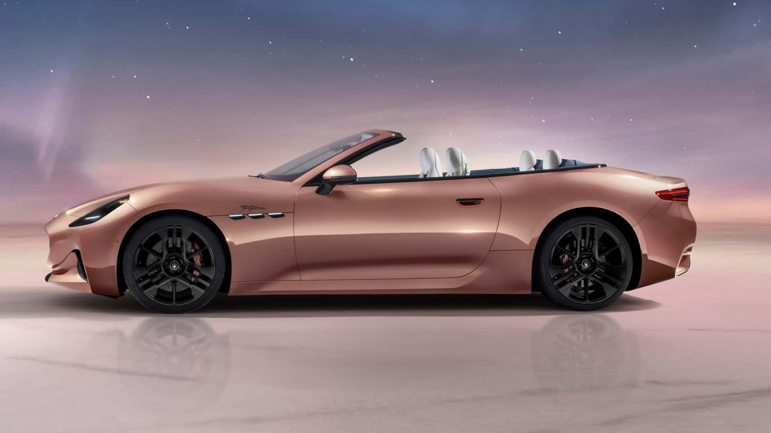 Maserati GranCabrio Folgore مدل 2024 یک دراپ تاپ تمام الکتریکی 818 اسب بخاری است